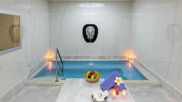 Sauna, pemandian Turki/hammam, aromaterapi, dan pijat Thailand