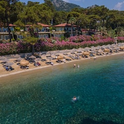 Private beach, sun-loungers, beach umbrellas, beach towels