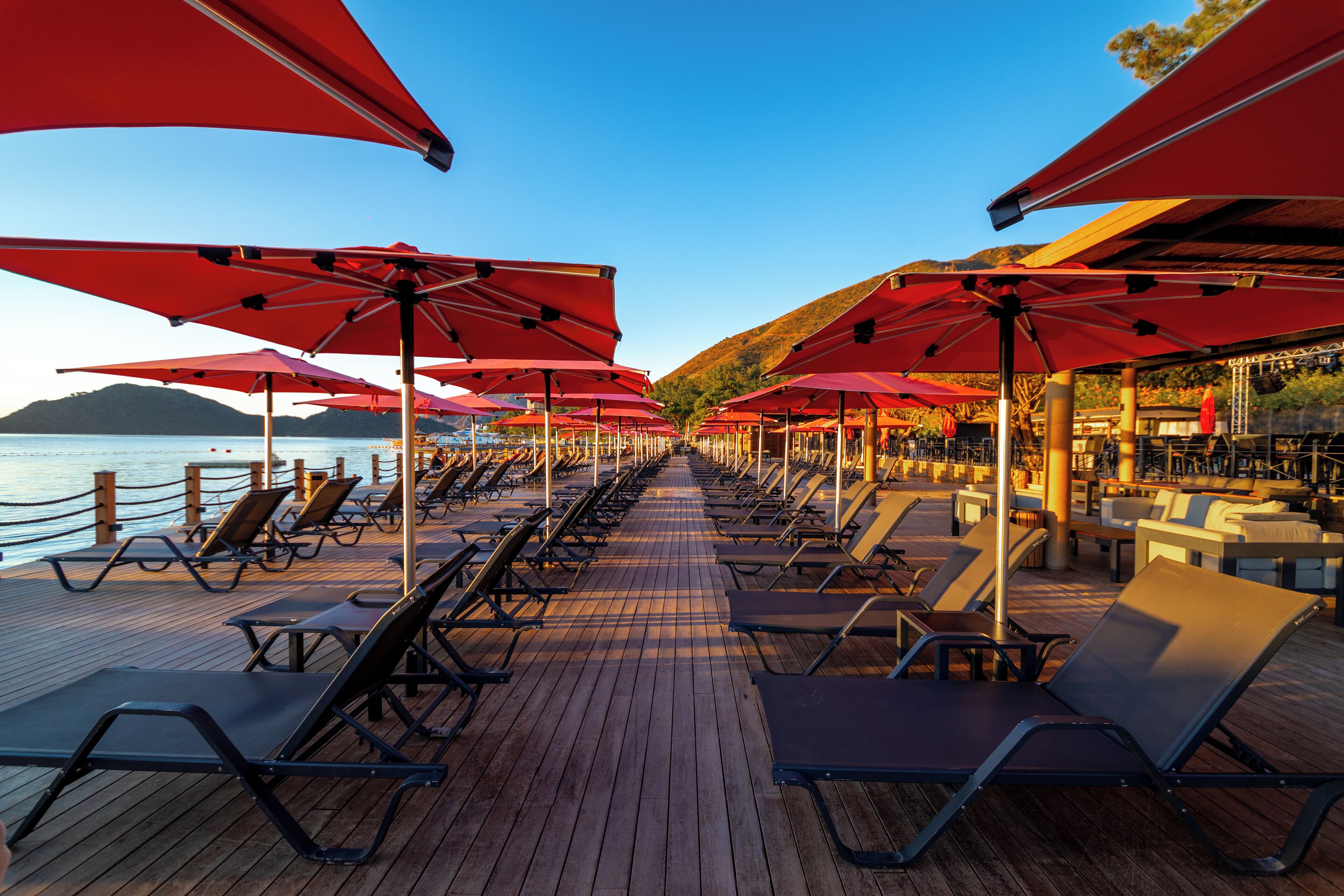 Private beach, sun-loungers, beach umbrellas, beach towels