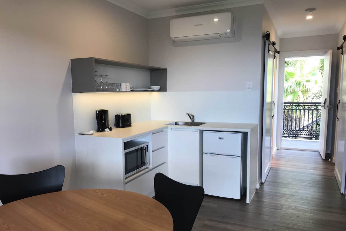 Deluxe Apartment, 1 Bedroom, Balcony, Ocean View | Private kitchenette | Fridge, coffee/tea maker, electric kettle, toaster