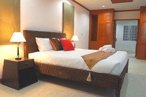 2 bedrooms, in-room safe, blackout curtains, rollaway beds - Samui Grove Villas (Koh Samui)