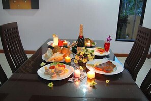 In-room dining - Samui Grove Villas (Koh Samui)