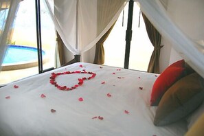2 bedrooms, in-room safe, blackout curtains, rollaway beds - Samui Grove Villas (Koh Samui)