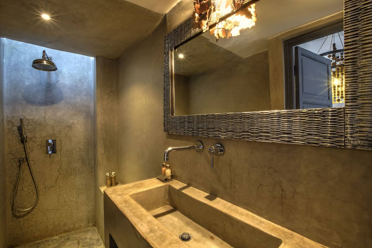 Bathroom | Shower, free toiletries, bathrobes, towels