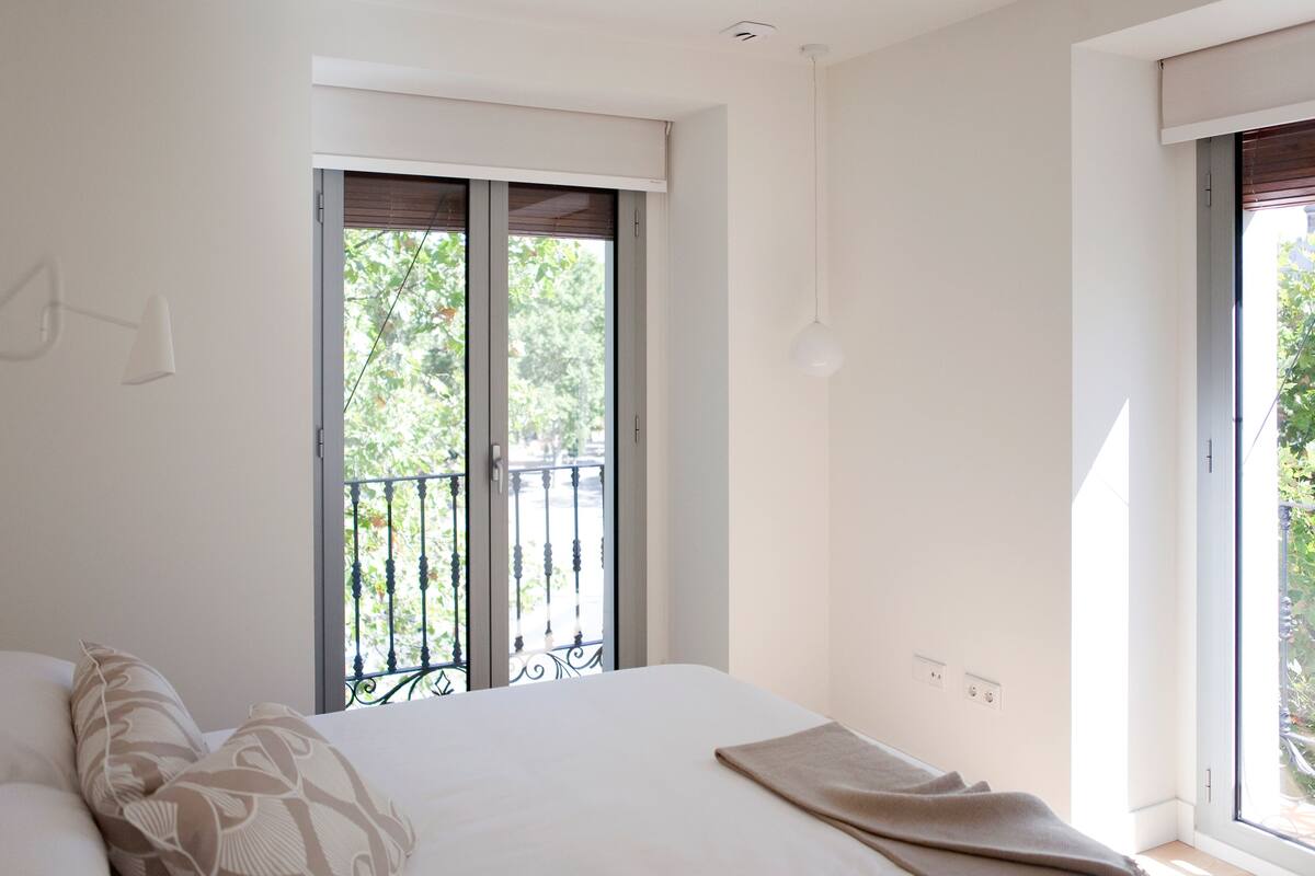 Apartamento, 2 habitaciones, 1 baño | 高級寝具、羽毛の掛け布団、ピロートップベッド、セーフティボックス (室内)