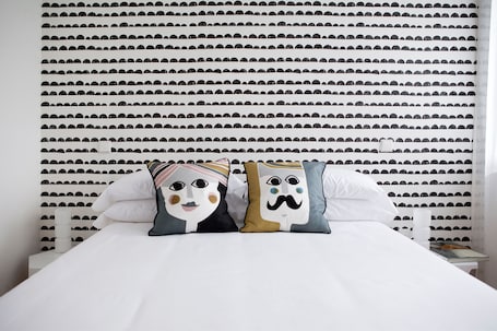 Apartamento, 3 habitaciones, 2 baños | Premium bedding, down comforters, pillowtop beds, in-room safe