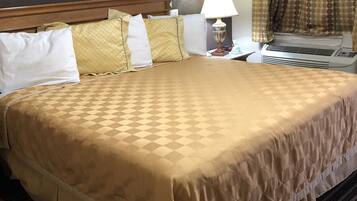 Habitación, 1 cama King size, para no fumadores | Cortinas blackout, wifi gratis y ropa de cama