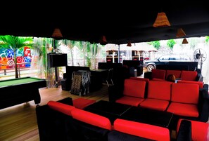 Poolside bar - Western Dreams Hotel (Abuja)