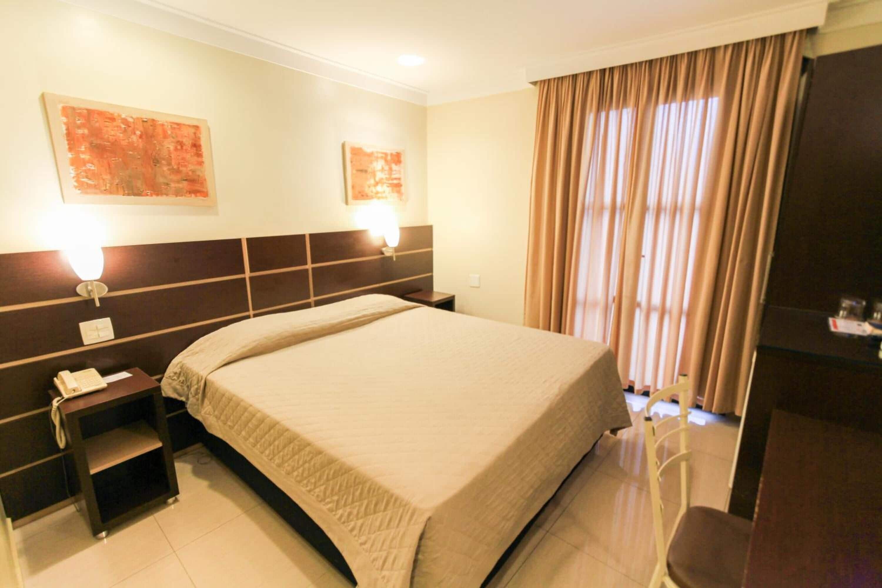 迷你吧、办公桌、遮光窗帘、免费 WiFi