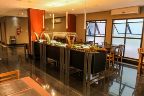 Free daily continental breakfast  - Lugus Hotel (São Paulo)