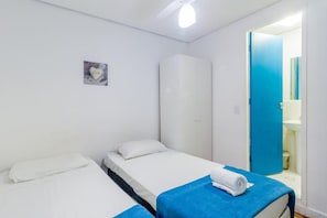 Iron/ironing board, free WiFi, bed sheets -  Club Suites (São Paulo)