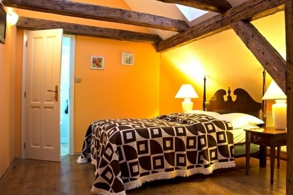 Standard Double Room | Cribs (free), WiFi (free), individually decorated