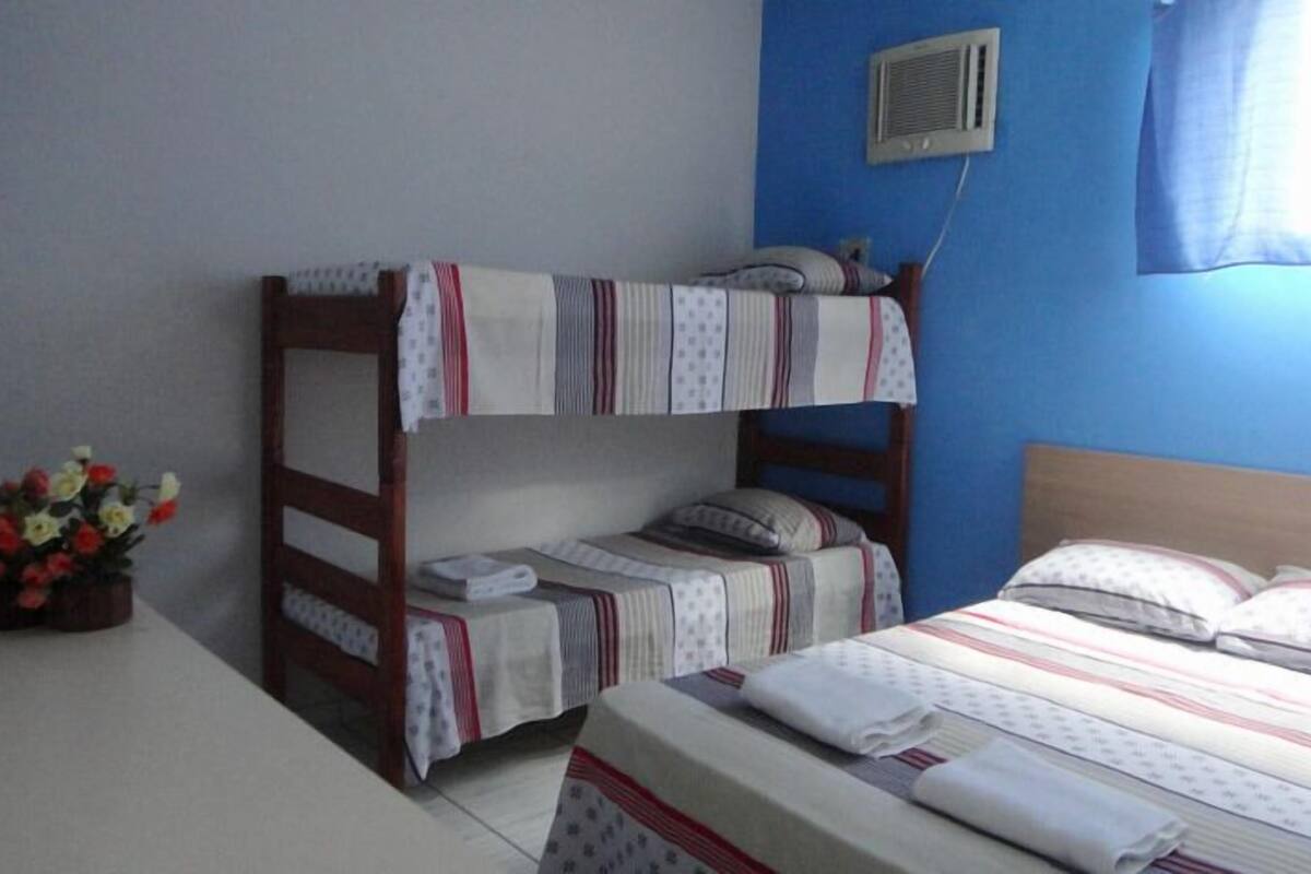 标准四人房 | 免费 WiFi