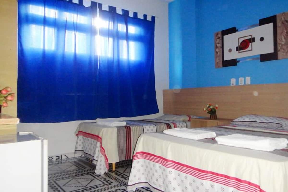 标准三人房 | 免费 WiFi