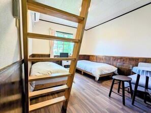 Quadruple Room with Shared Bathroom | Down comforters, free WiFi, bed sheets - Pension Cotton Farm (Niseko)