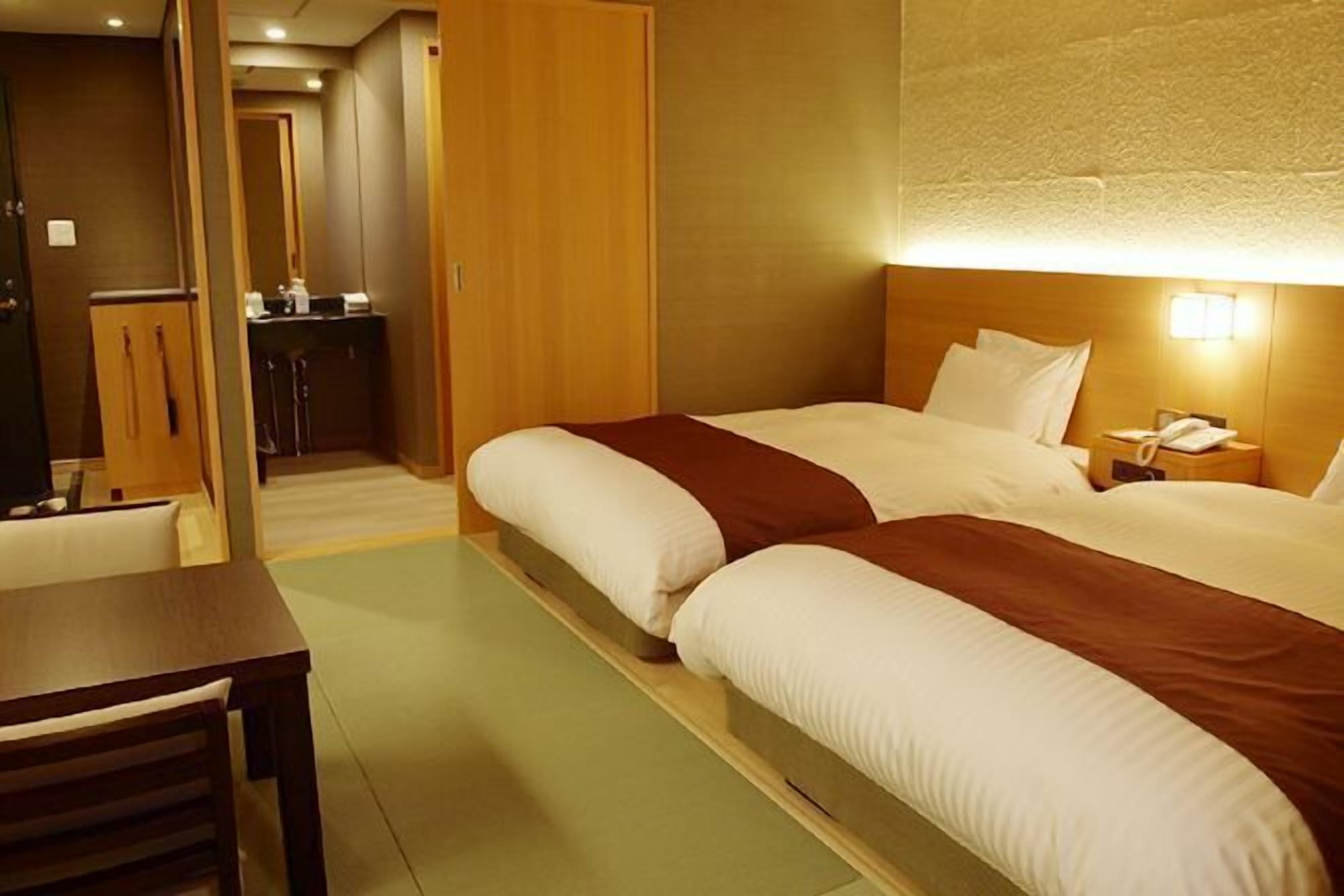 Desk, free WiFi, bed sheets