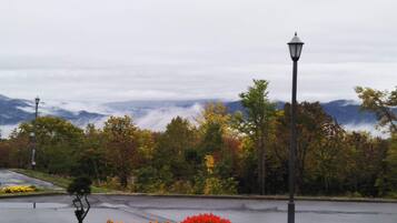 Traditional-Zimmer, Bergblick (Futon + Low bed Twin, JP meal) | Ausblick vom Zimmer