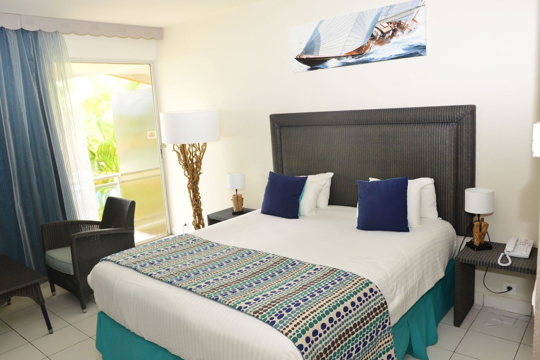 Premium bedding, down comforters, in-room safe, individually decorated