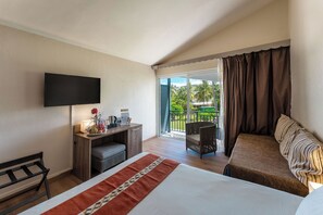 Classic Double Room | Premium bedding, down duvets, in-room safe, individually decorated - Hotel Fleur d'Epée (Le Gosier)