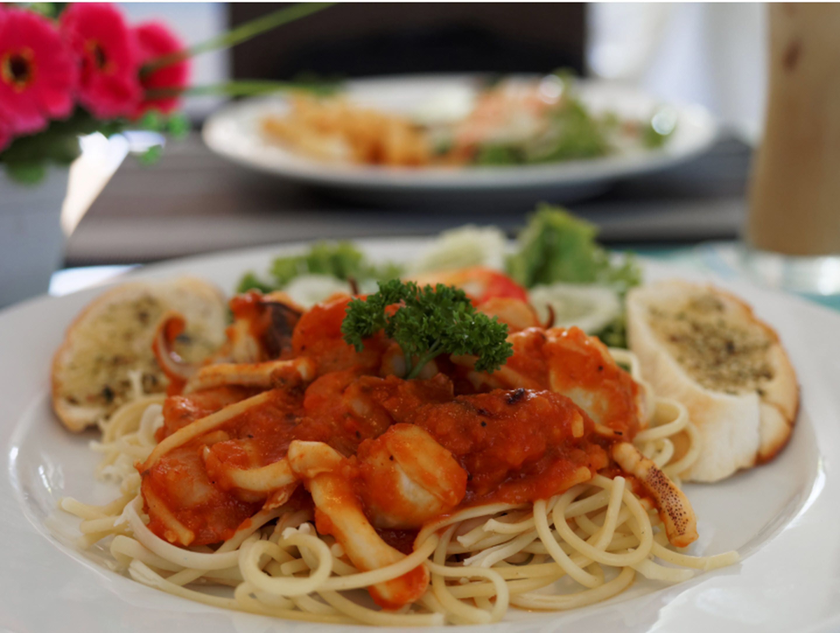 daily buffet breakfast (thb 150 per person)