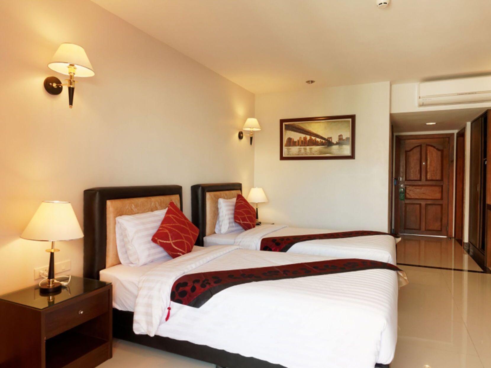 Ropa de cama de alta calidad y minibar 