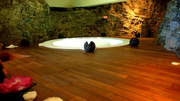 Sauna, tina de hidromasaje, baño de vapor y baño turco o hammam