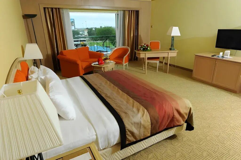 Minibar, coffres-forts dans les chambres, chambres insonorisées