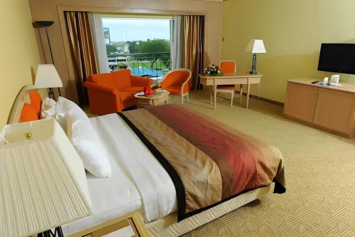 Minibar, in-room safe, soundproofing, iron/ironing board