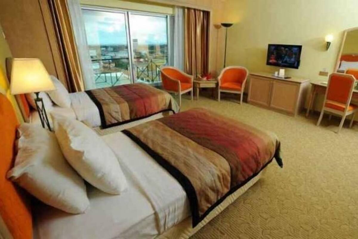 Minibar, in-room safe, soundproofing, iron/ironing board