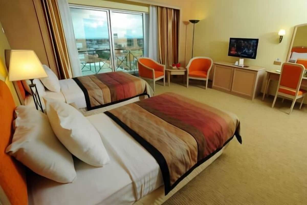 Minibar, in-room safe, soundproofing, iron/ironing board
