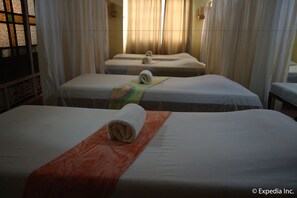 Soins corporels, gommages corporels, soins du visage