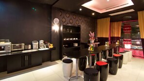 Daily English breakfast (THB 250 per person)