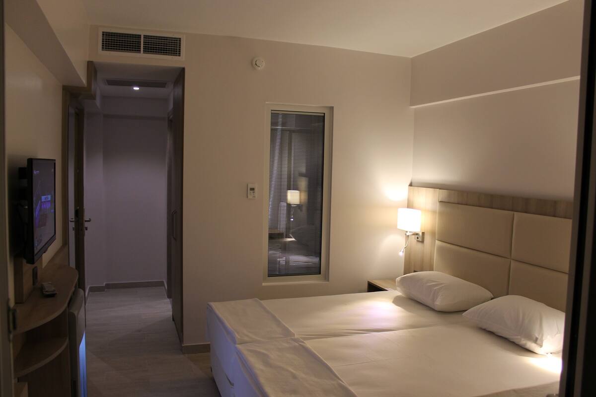 Minibar, Zimmersafe, schallisolierte Zimmer, Bügeleisen/Bügelbrett