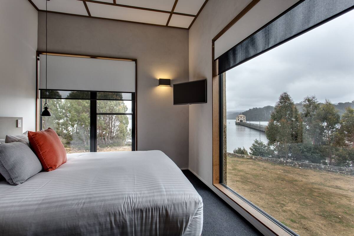 Shorehouse Panorama Room