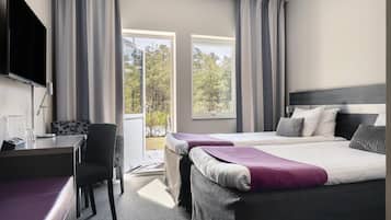 Superior-rum - 2 enkelsängar - icke-rökare - terrass (Small Room) | Skrivbord, mörkläggningsgardiner, extrasängar och gratis wi-fi