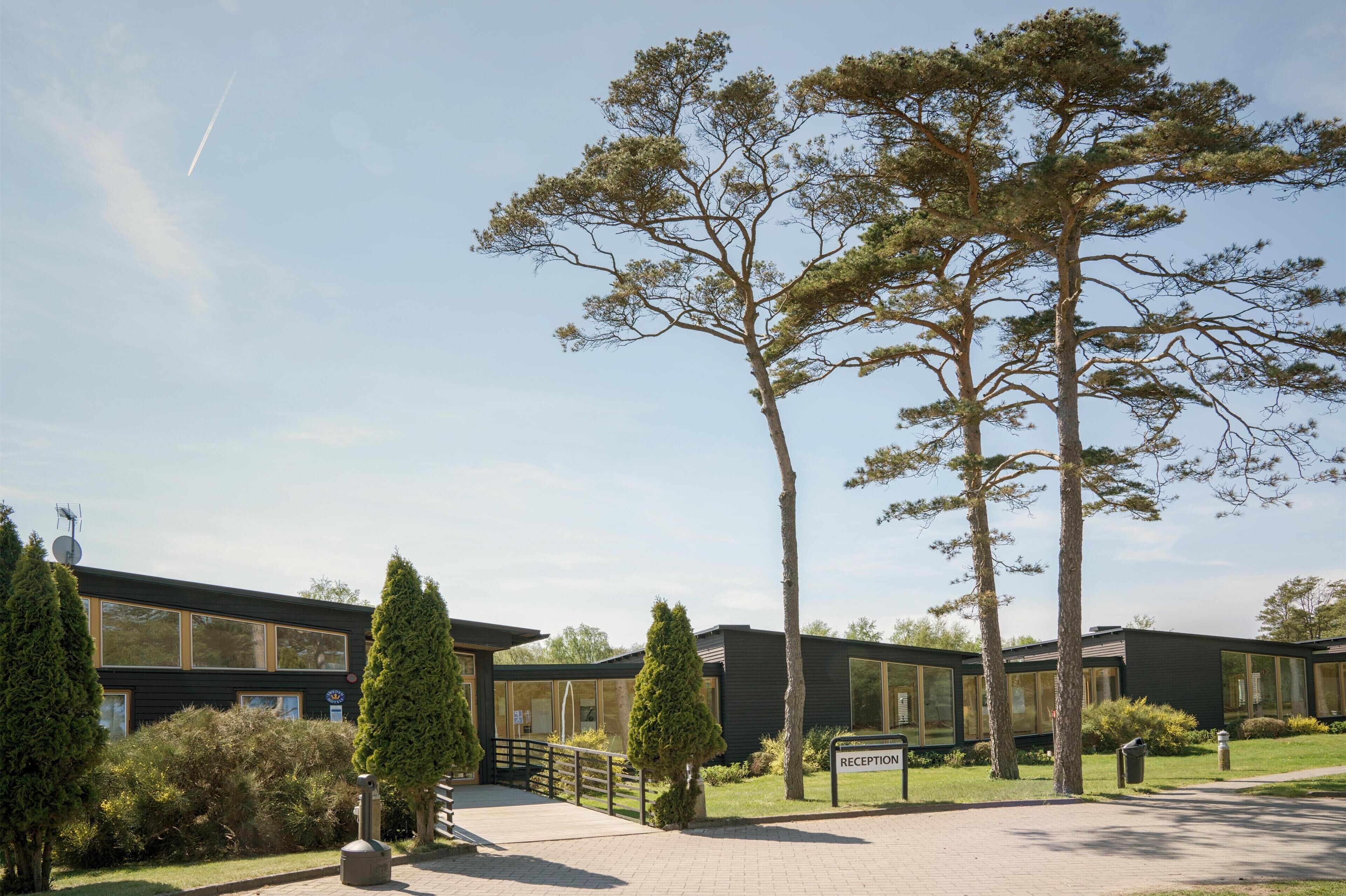 مكتب وستائر تعتيم وأسرّة قابلة للطي وواي فاي مجانًا