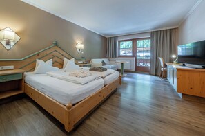 Doppelzimmer Mittagskogel | Safe på rommet, wi-fi (inkludert) og sengetøy