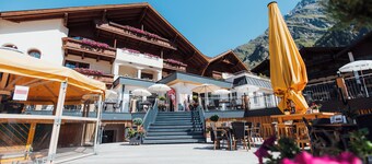 โรงแรมมิตตากซ์โกเกิ้ลพิซทัล