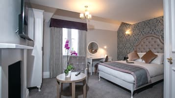 Seprai premium, meja kerja, setrika/meja setrika, dan Wi-Fi gratis