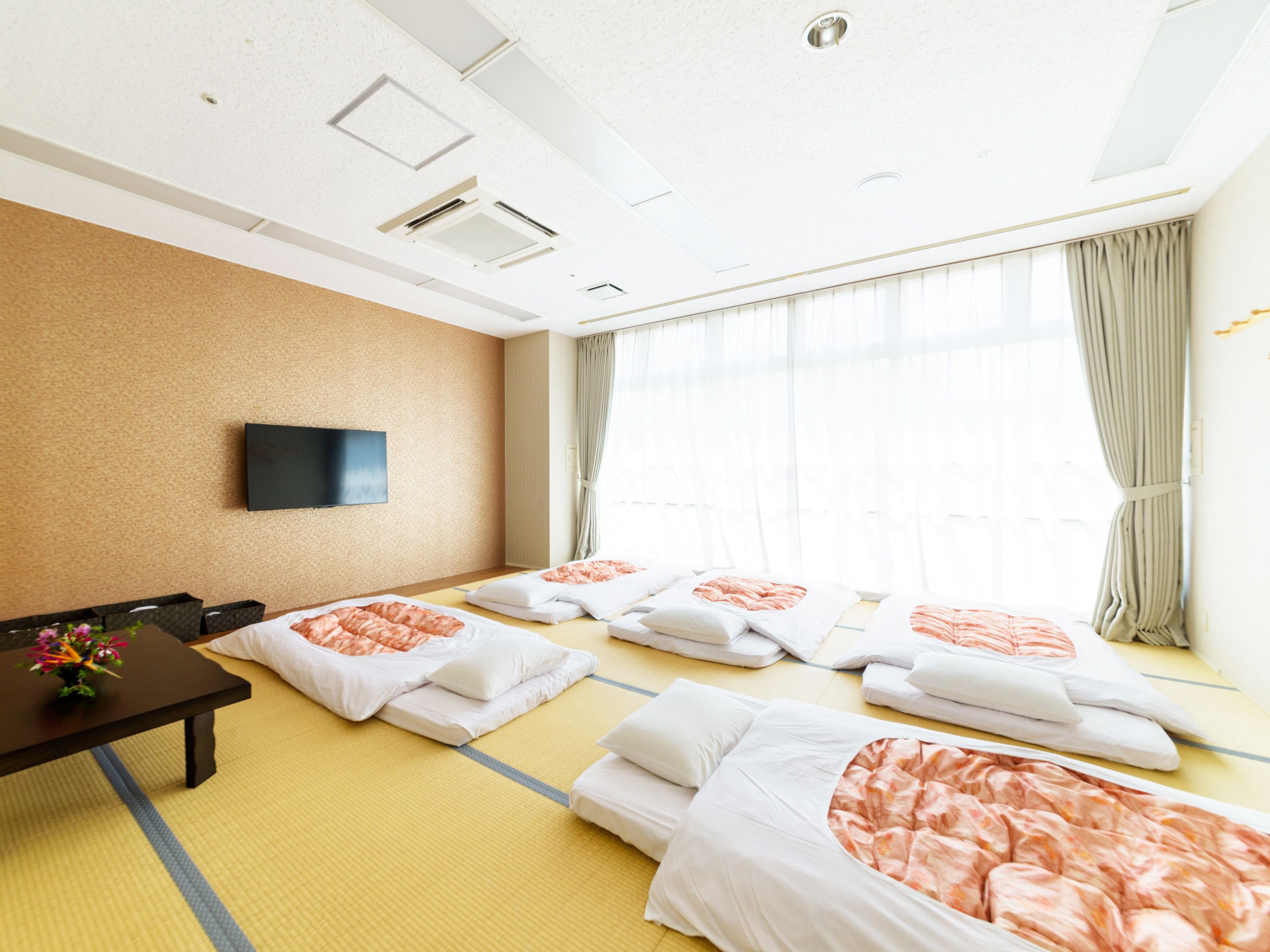 Japanese Style (Max 10 Futons) | Premium bedding, desk, blackout curtains, iron/ironing board