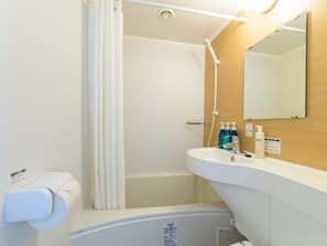 Ducha y bañera combinadas y artículos de higiene personal gratuitos