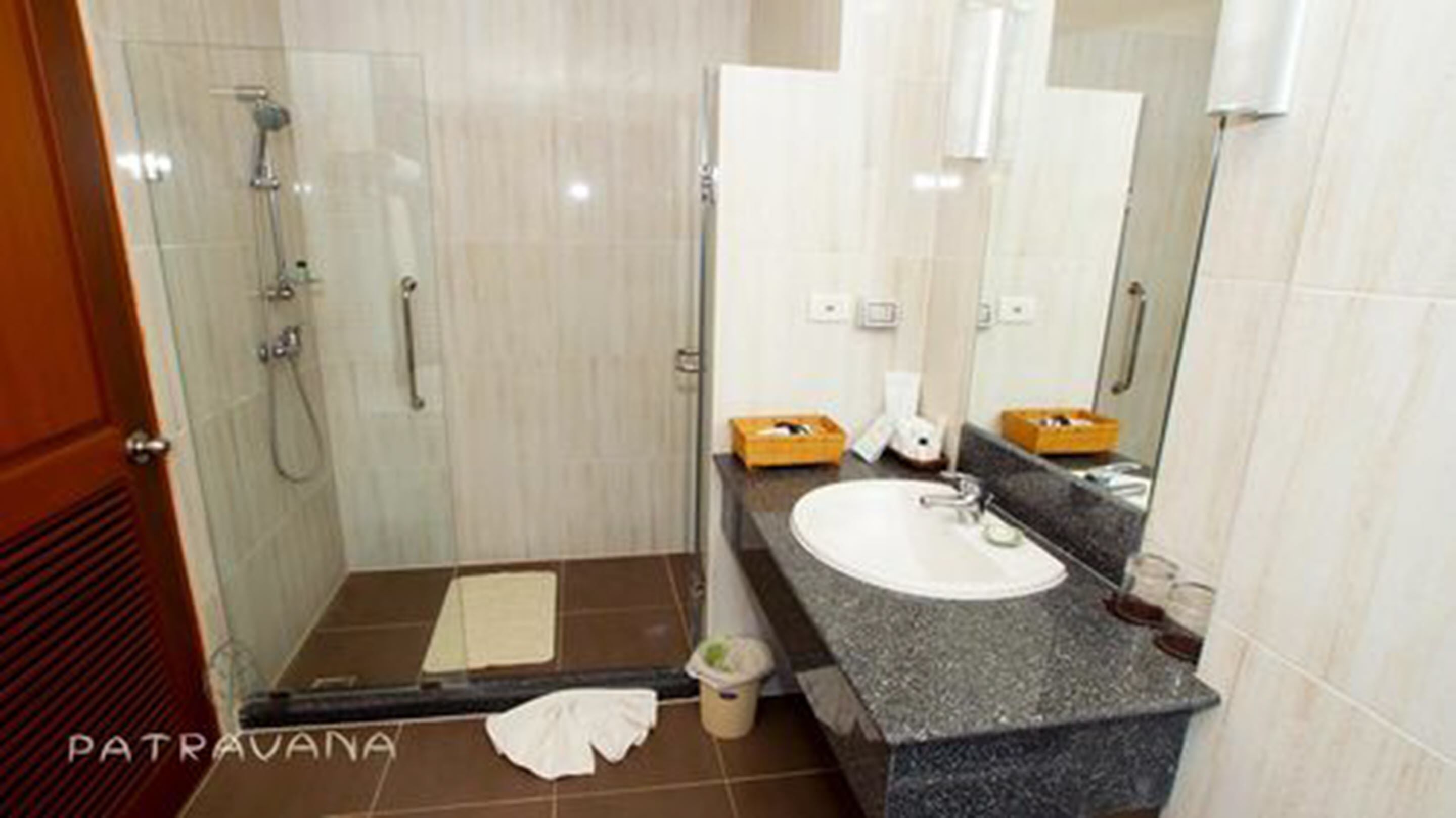 shower, free toiletries, hair dryer, bathrobes