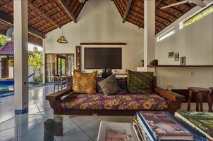 Villa, 2 Bedrooms, Private Pool | Living area
