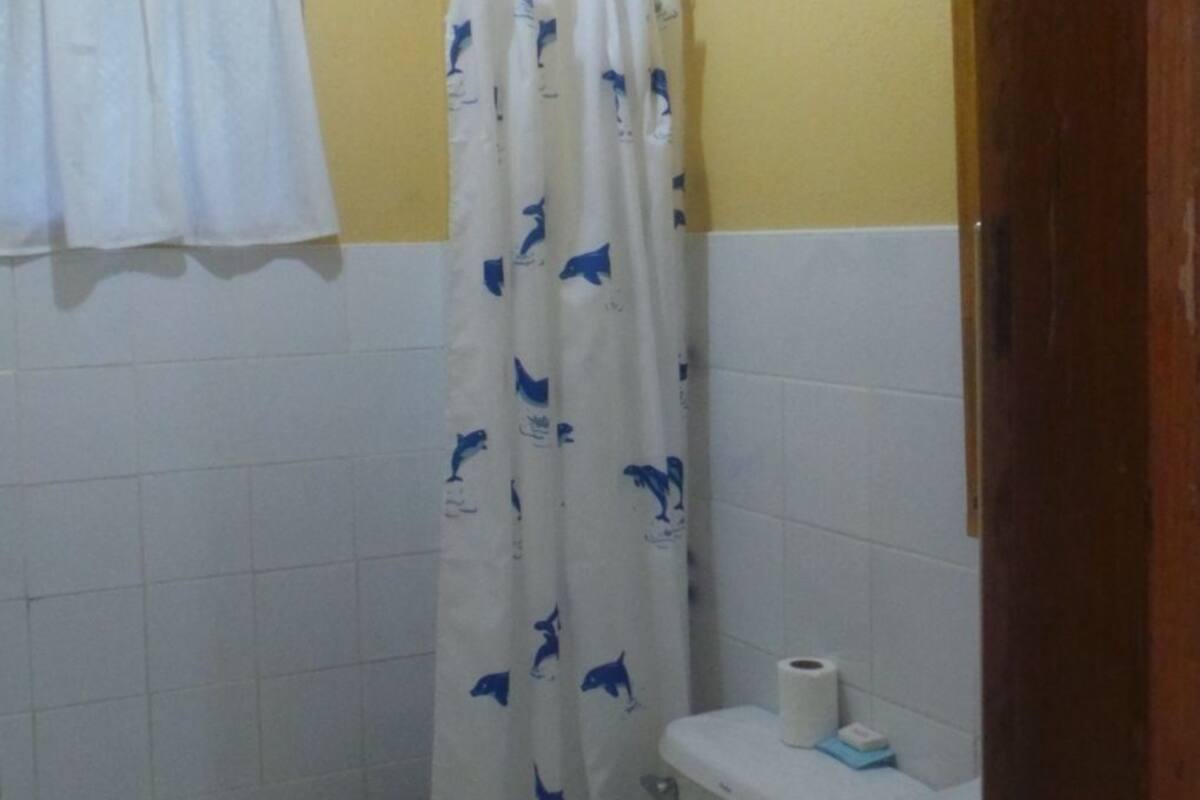 family room | bathroom | shower, free toiletries, towels