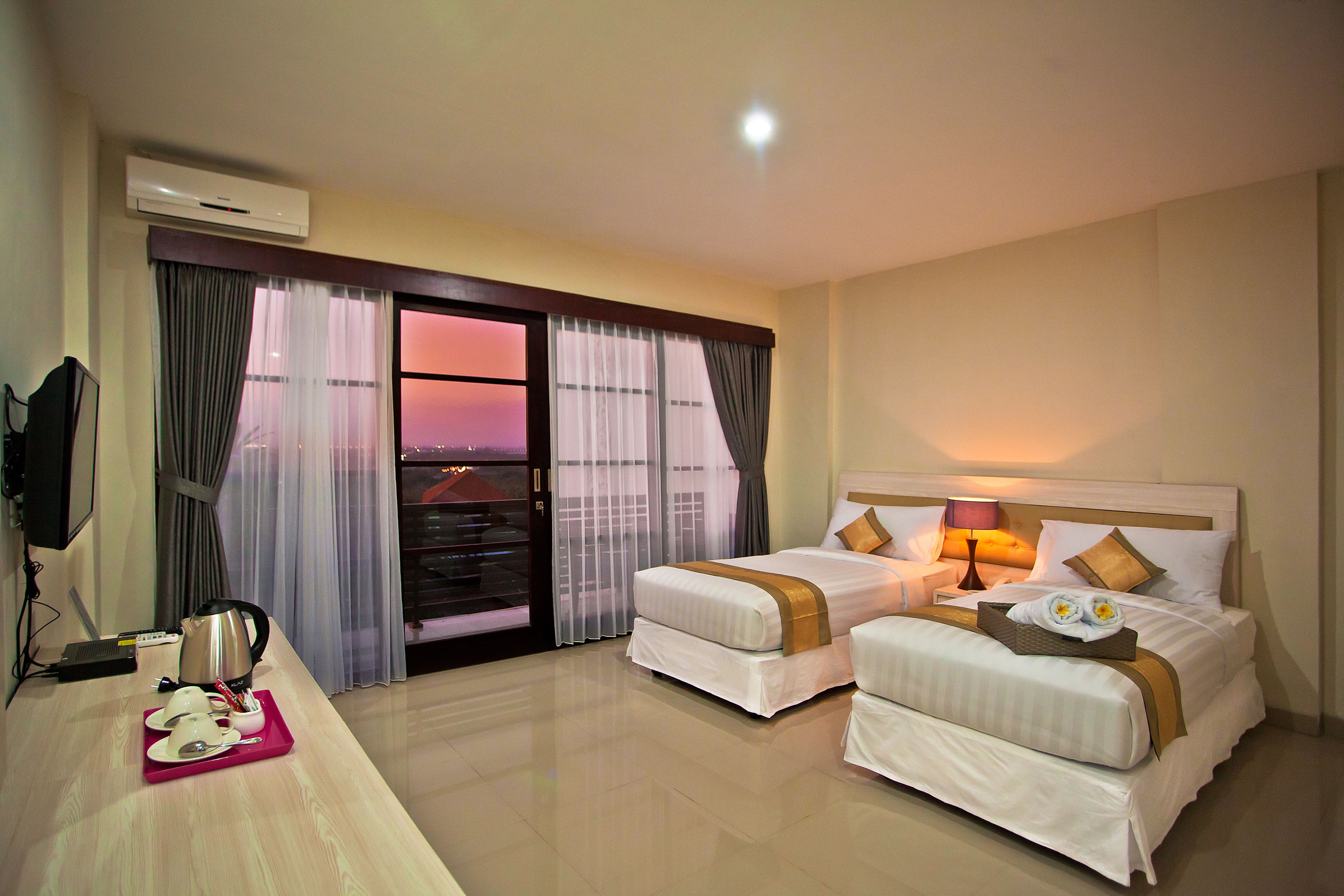 deluxe twin room | premium bedding, in-room safe, desk, free wifi