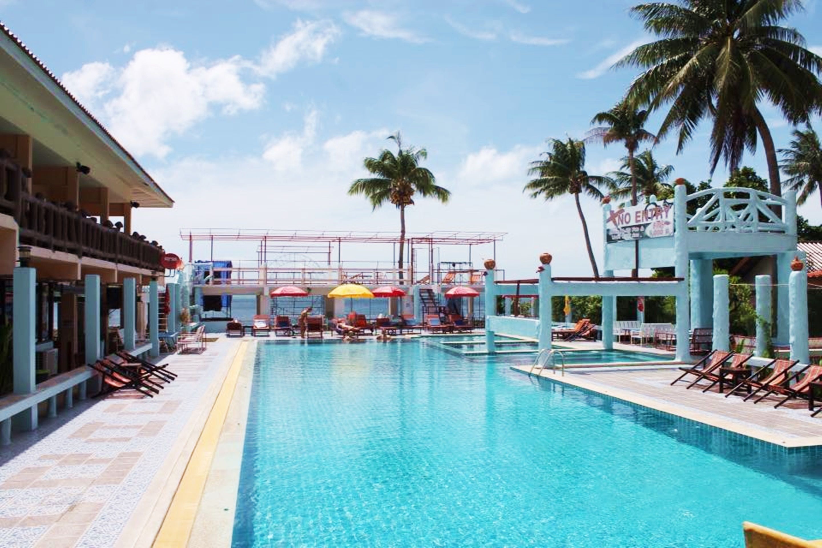 Hồ bơi ngoài trời 