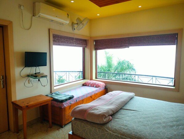 파노라믹 트리플룸 | 객실 내 금고, 책상, 노트북 작업 공간, 암막 커튼