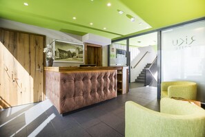 Reception - RiKu HOTEL Weissenhorn (Weissenhorn)