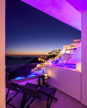 Pegasus Cave Hot Tub Suite | Terrace/patio - Pegasus Suites & Spa (Santorini)