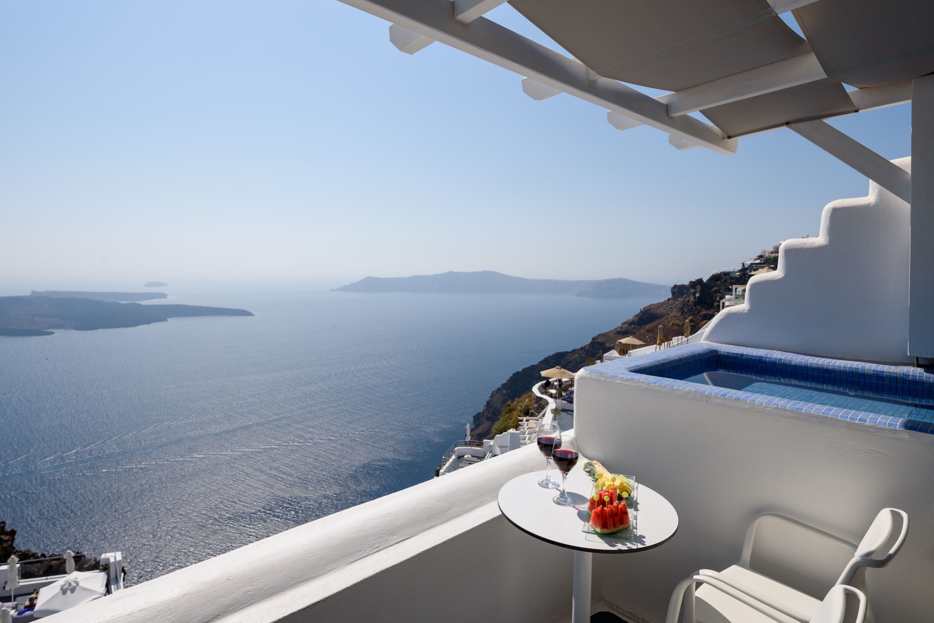 Junior suite, bubbelbad | Uitzicht vanaf balkon
